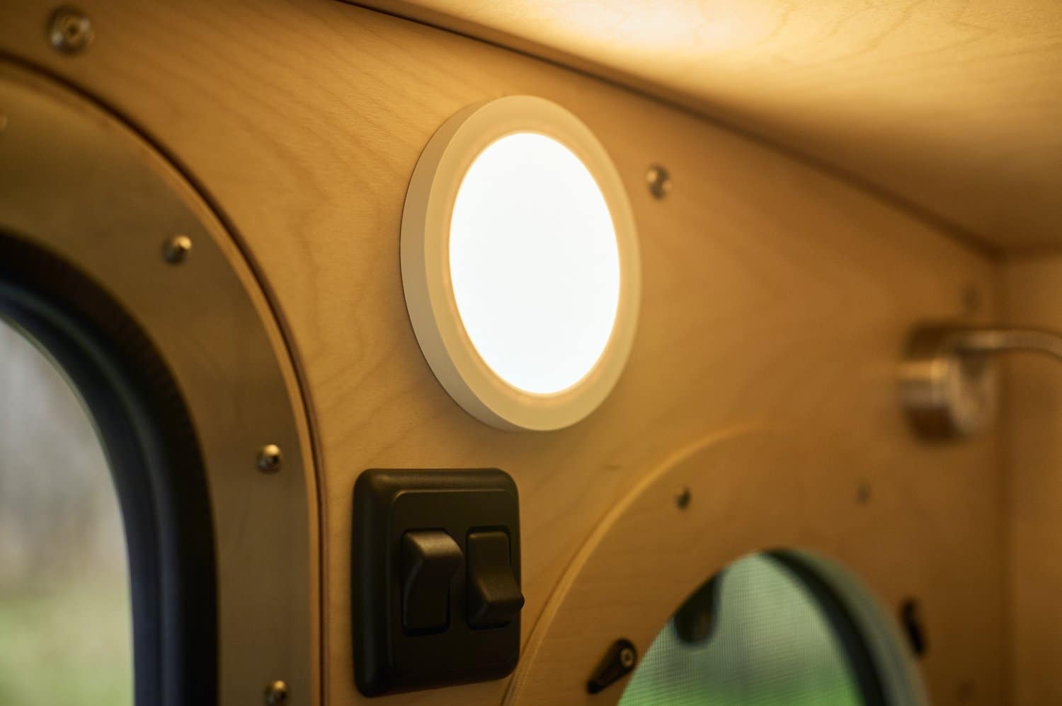 Teardroptrailers Cabinlight On2
