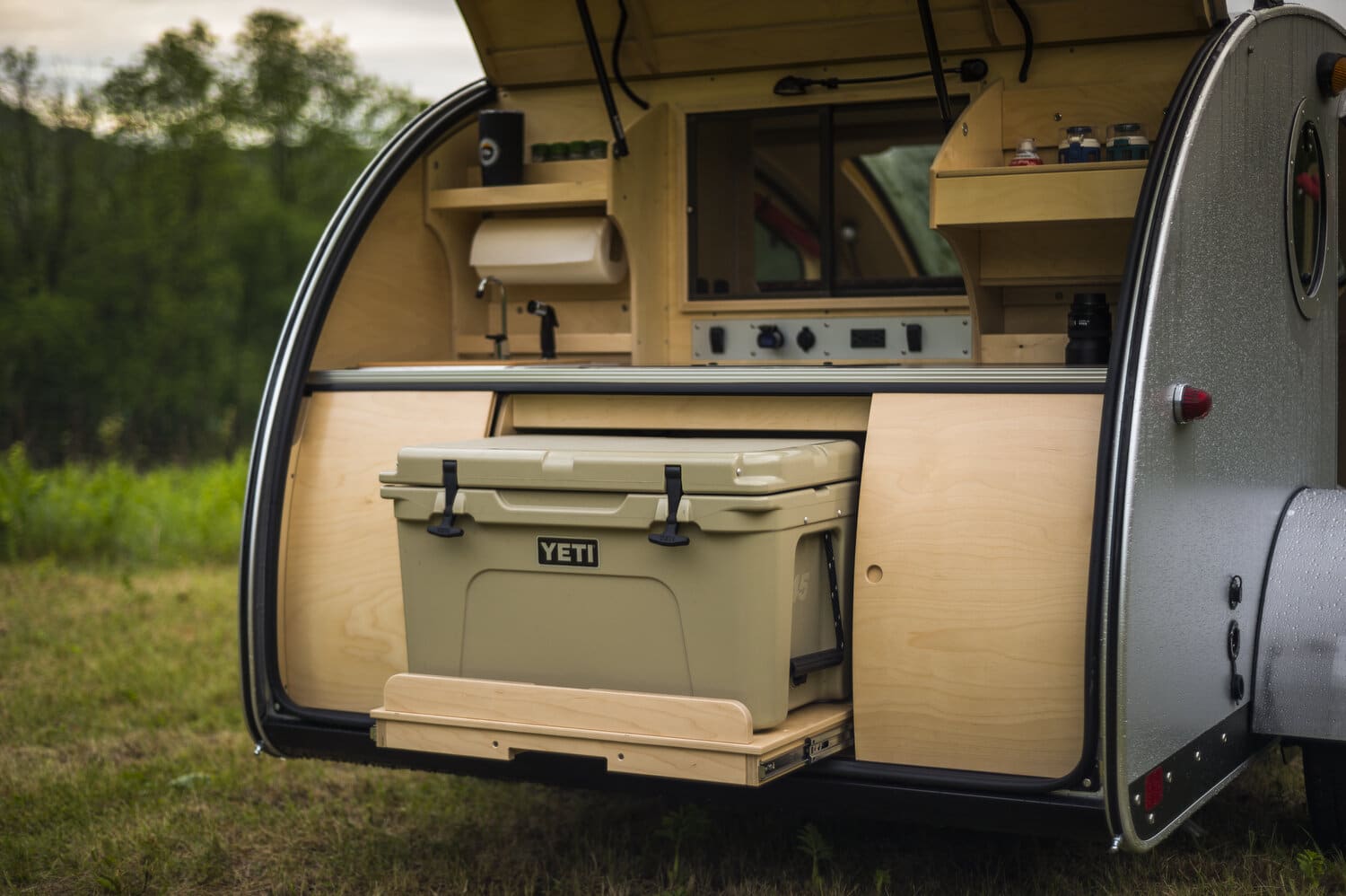 Vistabule_Teardrop_Camper_Full_Galley Vistabule Teardrop Camper Full Galley