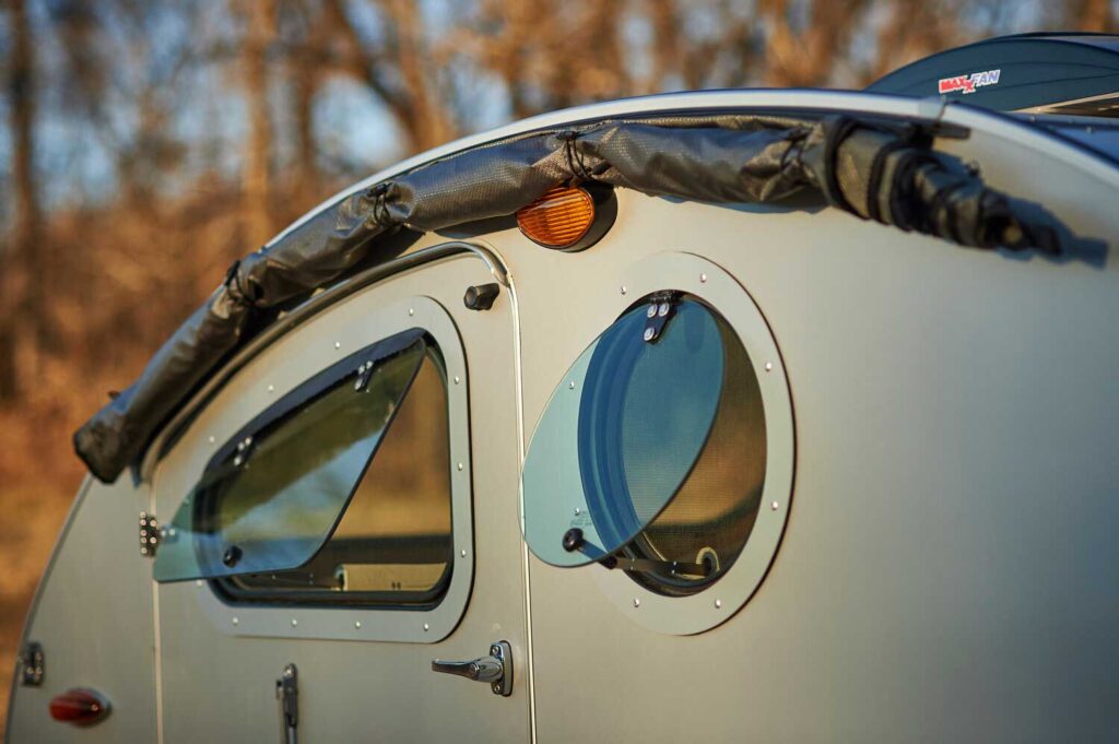 Vistabule 31 Brushed Anodized Window Trim