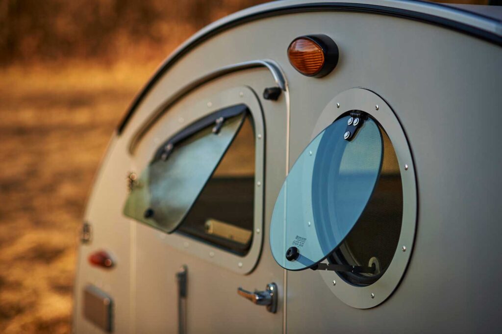 Vistabule 14 Door &Amp; Porthole Windows (Operable With Screens)